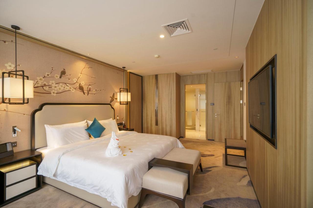 Отель Baiyun 5*
